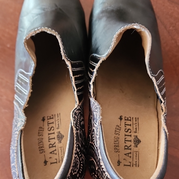 Lartiste embossed heel black bootie sz 39 - Picture 5 of 6